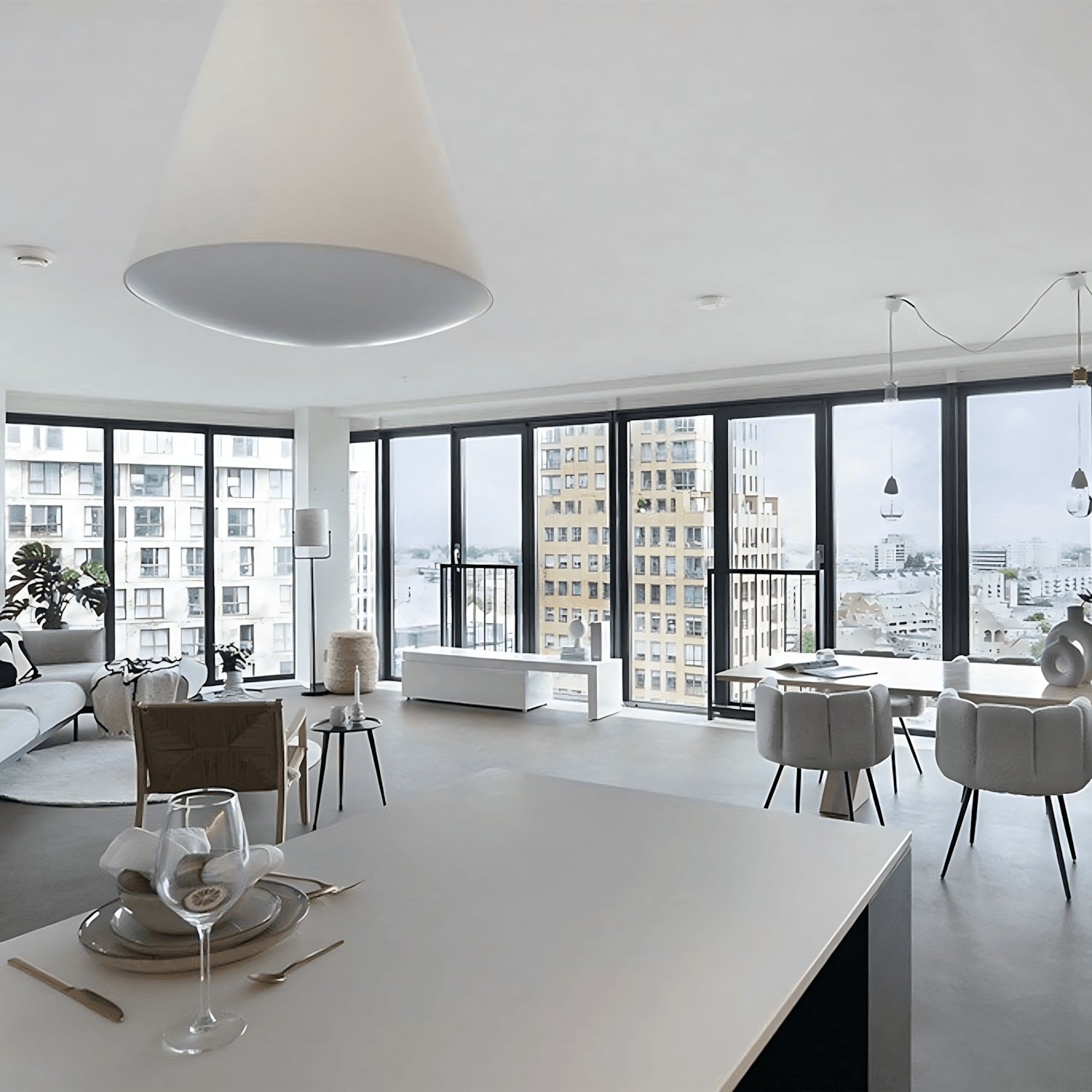 Gemeubileerd appartement met parkeerplaats en uitzicht